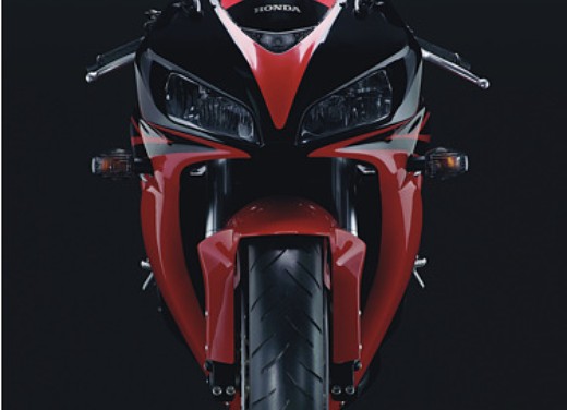 Honda CBR 1000RR Fireblade 2006 - Fotogallery - 3