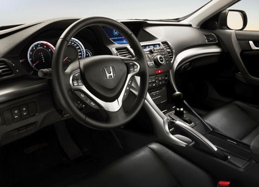 Honda Accord Tourer 2.2 i-Dtec - Long Test Drive - Fotogallery - 9