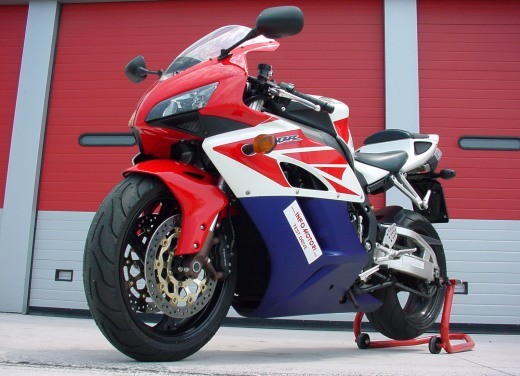 Honda CBR 1000 RR Fireblade: Test Ride - Fotogallery - 12
