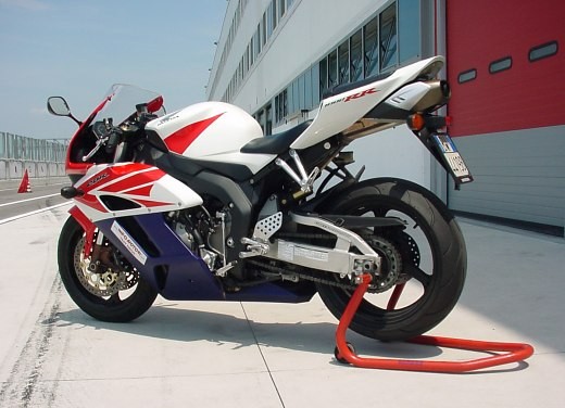 Honda CBR 1000 RR Fireblade: Test Ride - Fotogallery - 13