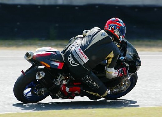 Aprilia RSV 1000 R 2004 - Test Drive - Fotogallery - 4