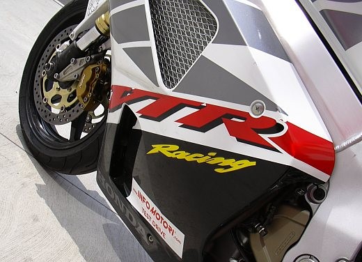 Honda VTR 1000 SP-2: Test Ride - Fotogallery - 6