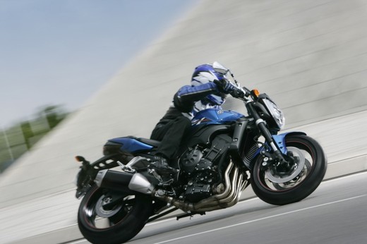 Yamaha FZ1 - Fotogallery - 1