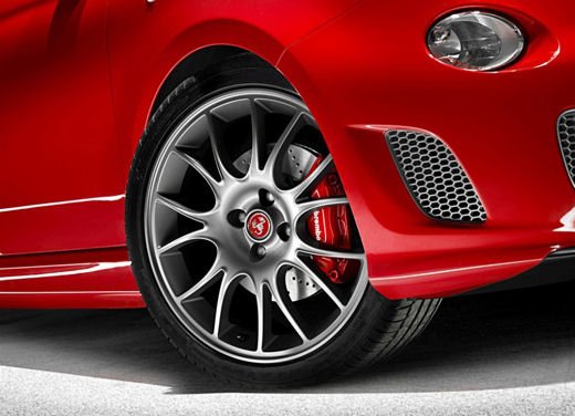 Abarth 695 Tributo Ferrari per i piloti della Scuderia Ferrari Alonso e Massa - Fotogallery - 9