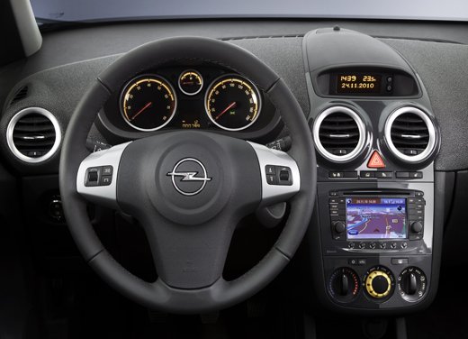 Opel Corsa provata su strada a Firenze - Fotogallery - 16