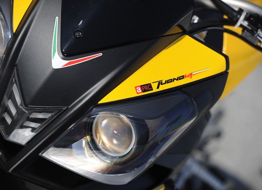 Aprilia Tuono V4R APRC provata sul circuito e sulle strade di Valencia - Fotogallery - 16