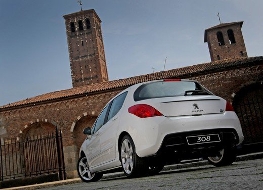 Nuova Peugeot 308, restyling e motore e-HDi: prova su strada - Fotogallery - 1