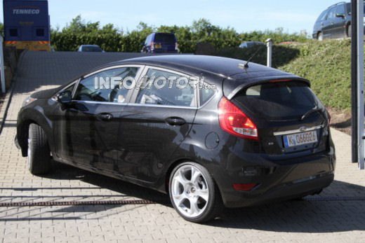Ford Fiesta ST immagini spia al Nurburgring - Fotogallery - 12